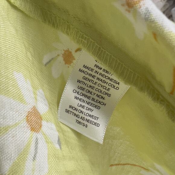 a.n.a. women's size Large yellow long sleeved floral blouse, daisies Spring 2393 - Picture 5 of 7